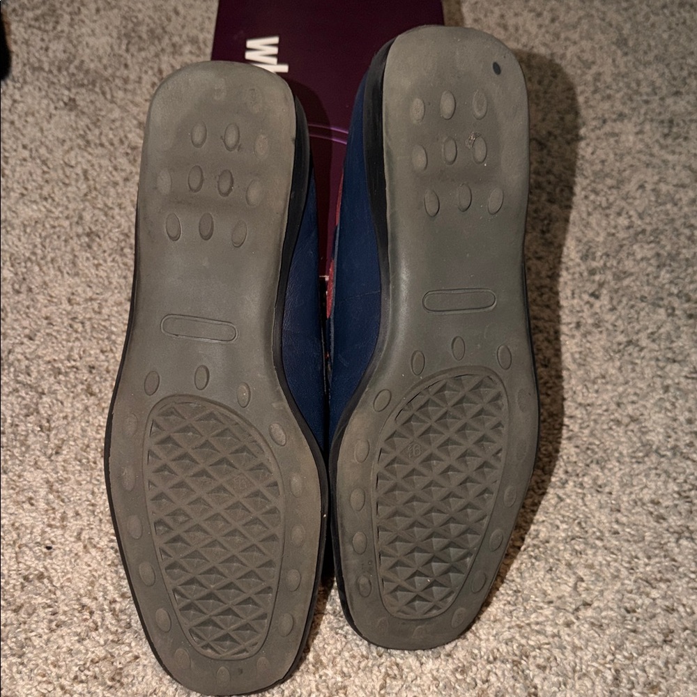 AEROSOLES Navy and Burgundy Loafers - Picture 4 of 5